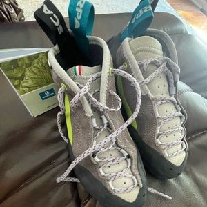 Scarpa Maestro Mid climbing shoes